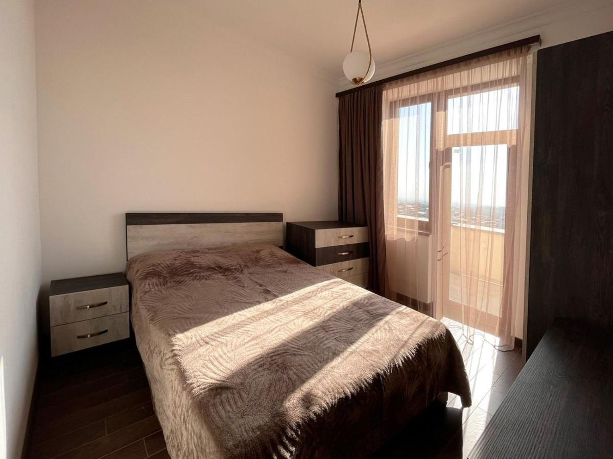 Mountain View Apartment Yerevan Exterior photo